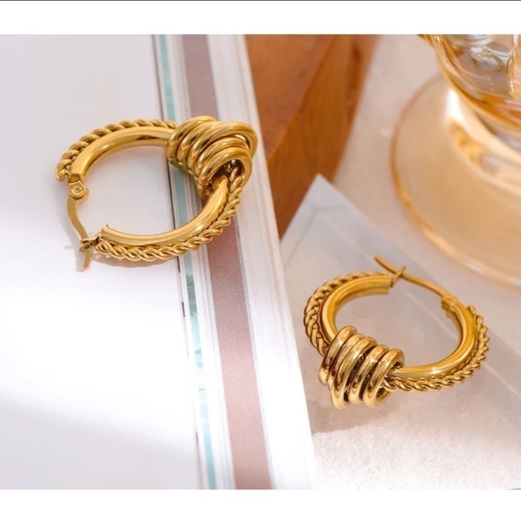 New 18k Gold Plated Braided Hoops Earrings - Picture 6 of 11